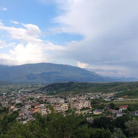 Relax Guesthouse Gjirokastër Esterno foto