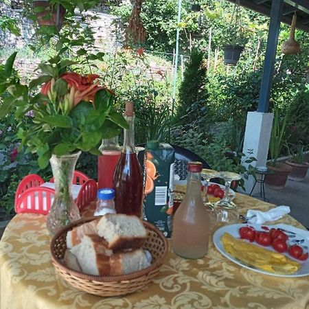 Relax Guesthouse Gjirokastër Esterno foto