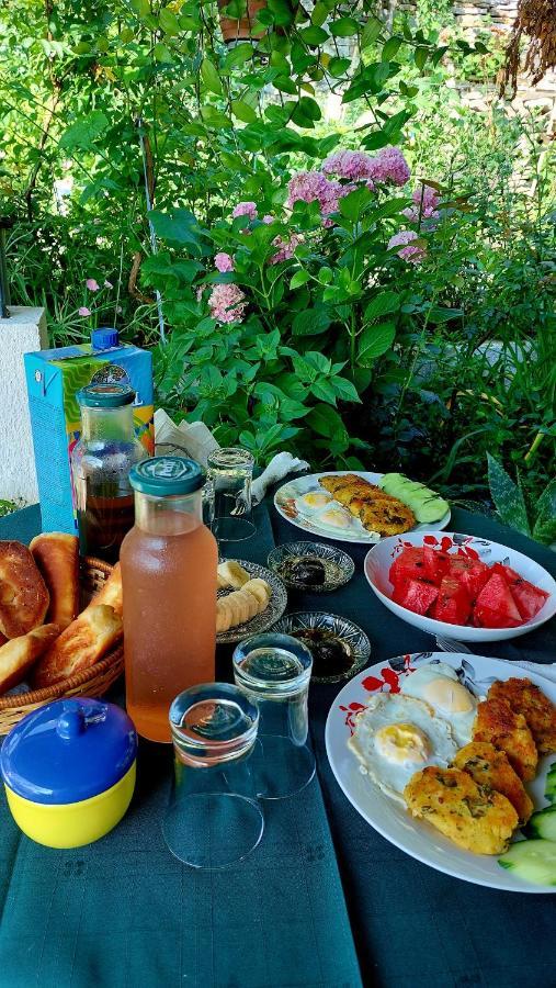 Relax Guesthouse Gjirokastër Esterno foto